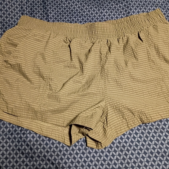 2XXXL (22W)  Khaki Shorts And Green Athletic Shorts - Picture 5 of 9